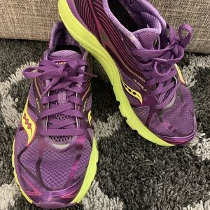 Saucony Woman’s running shoes